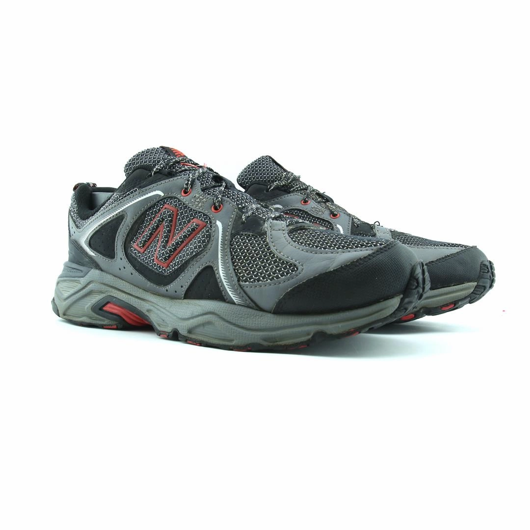NEW BALANCE 841V3 New Balance trainer visuals