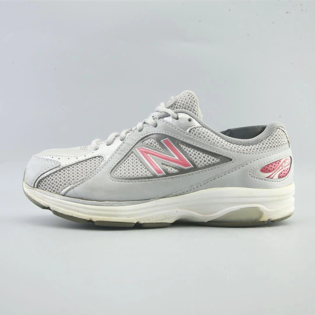 NEW BALANCE 847 New Balance athletic performance footwear