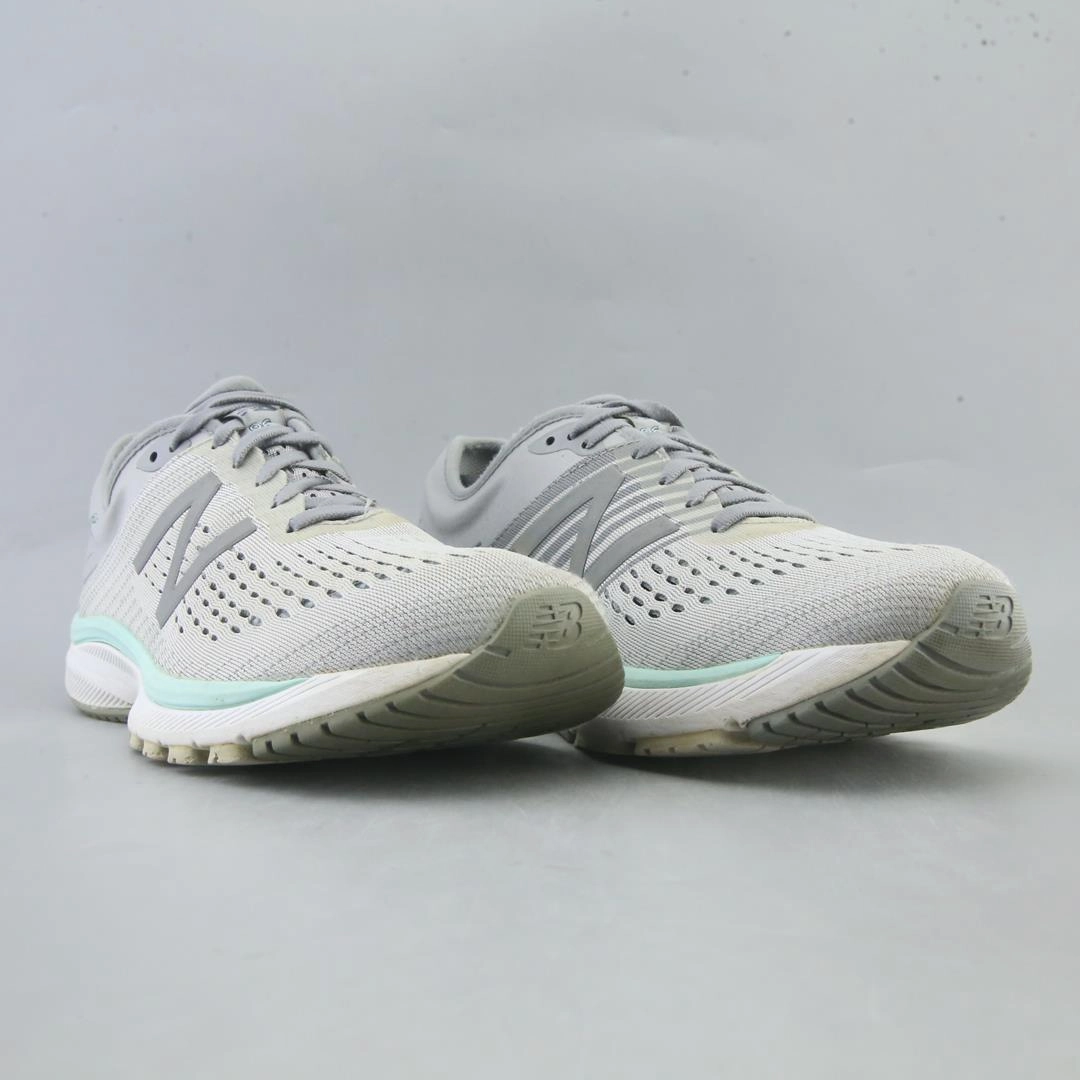 NEW BALANCE 860 V10 New Balance casual shoe looks