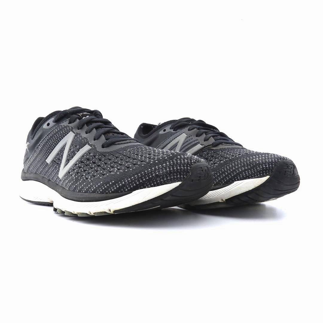 NEW BALANCE 860V10 New Balance casual shoe looks