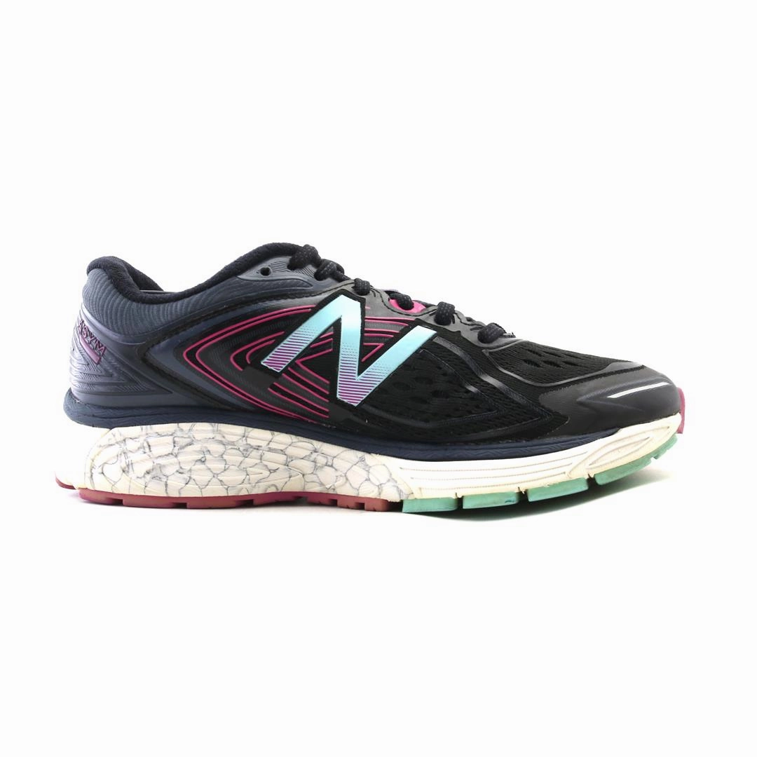 NEW BALANCE 860V8 retro New Balance shoe shots