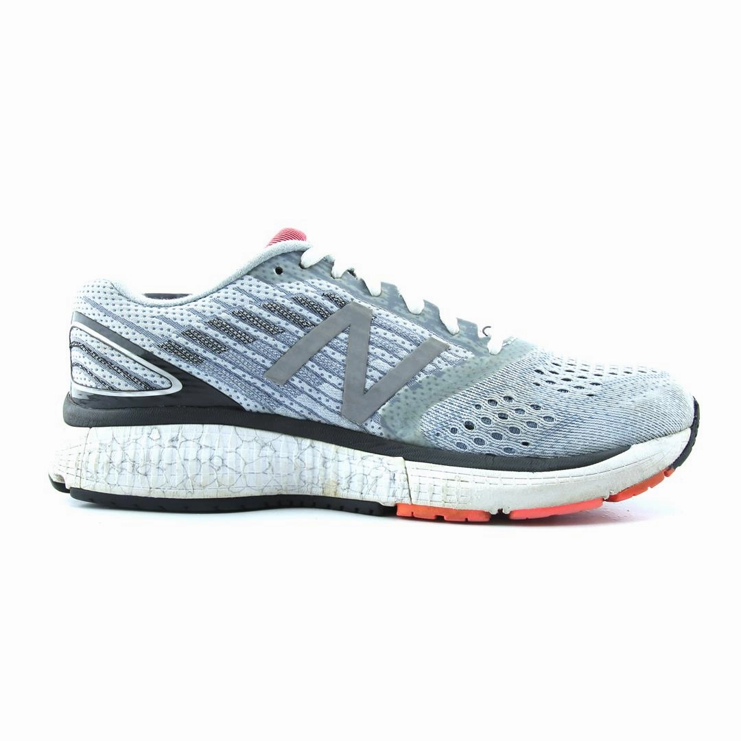 NEW BALANCE 860V9 New Balance casual shoe looks
