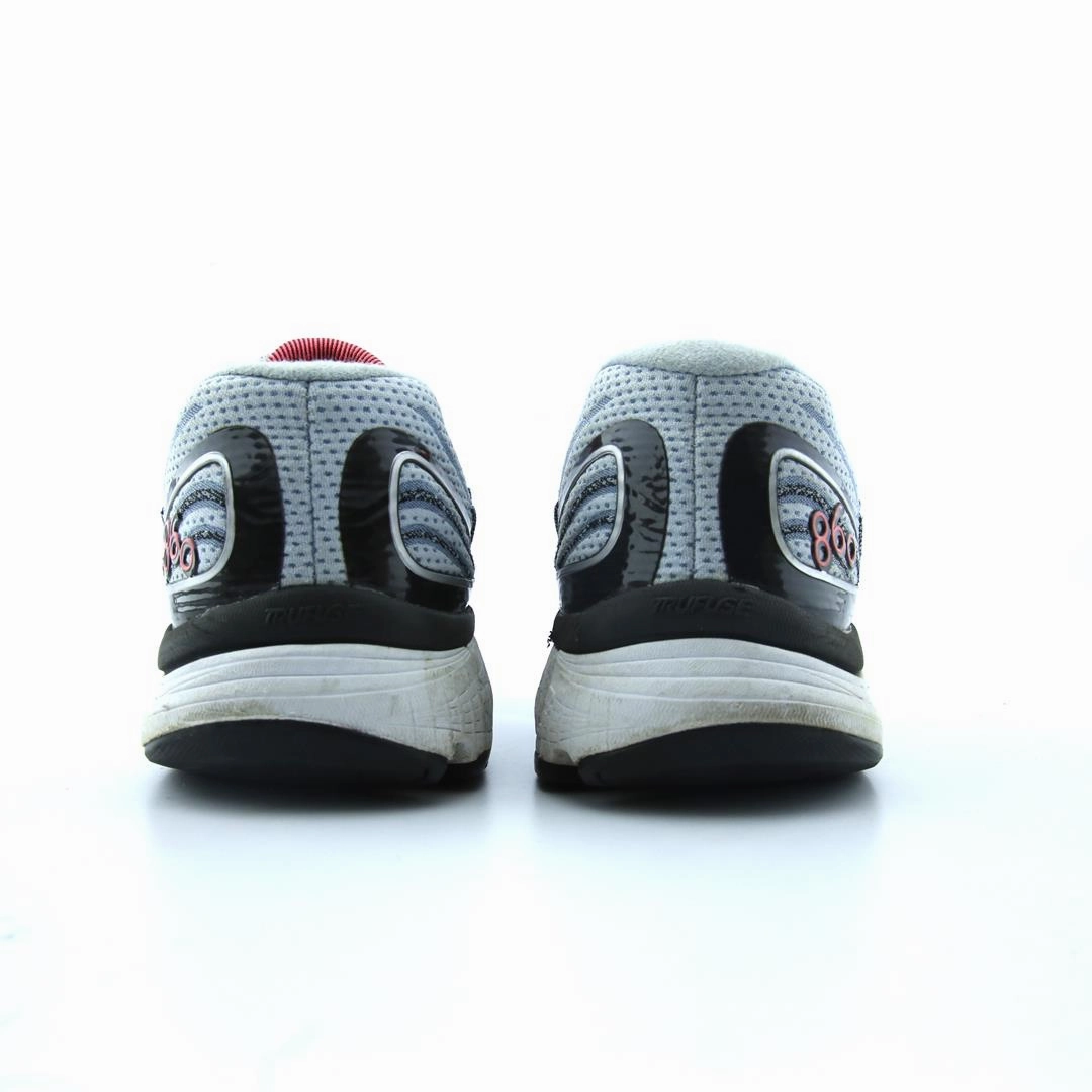NEW BALANCE 860V9 New Balance casual shoe looks