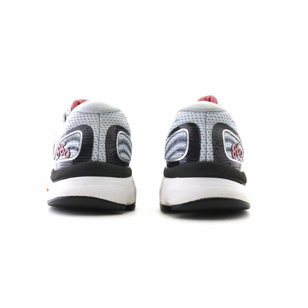 NEW BALANCE 860V9 retro New Balance shoe shots