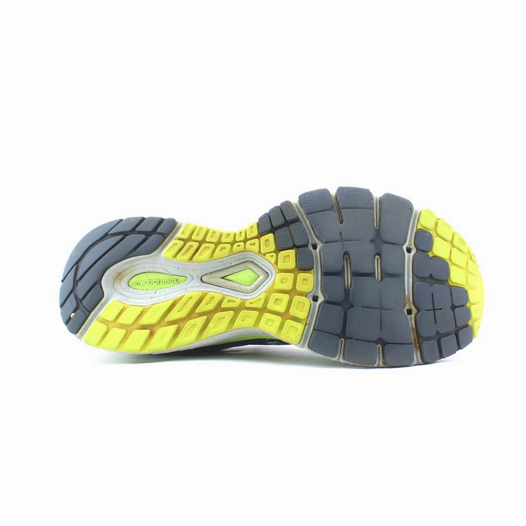 NEW BALANCE 880 V7 retro New Balance shoe shots