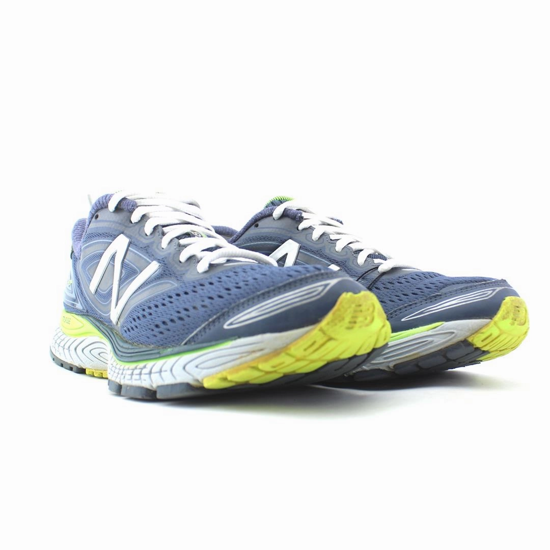 NEW BALANCE 880 V7 retro New Balance shoe shots