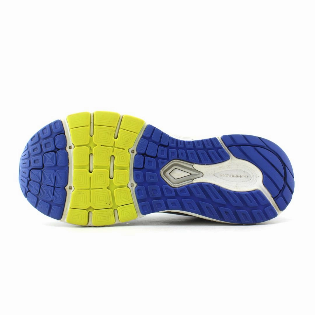 NEW BALANCE 880V7 New Balance casual shoe looks