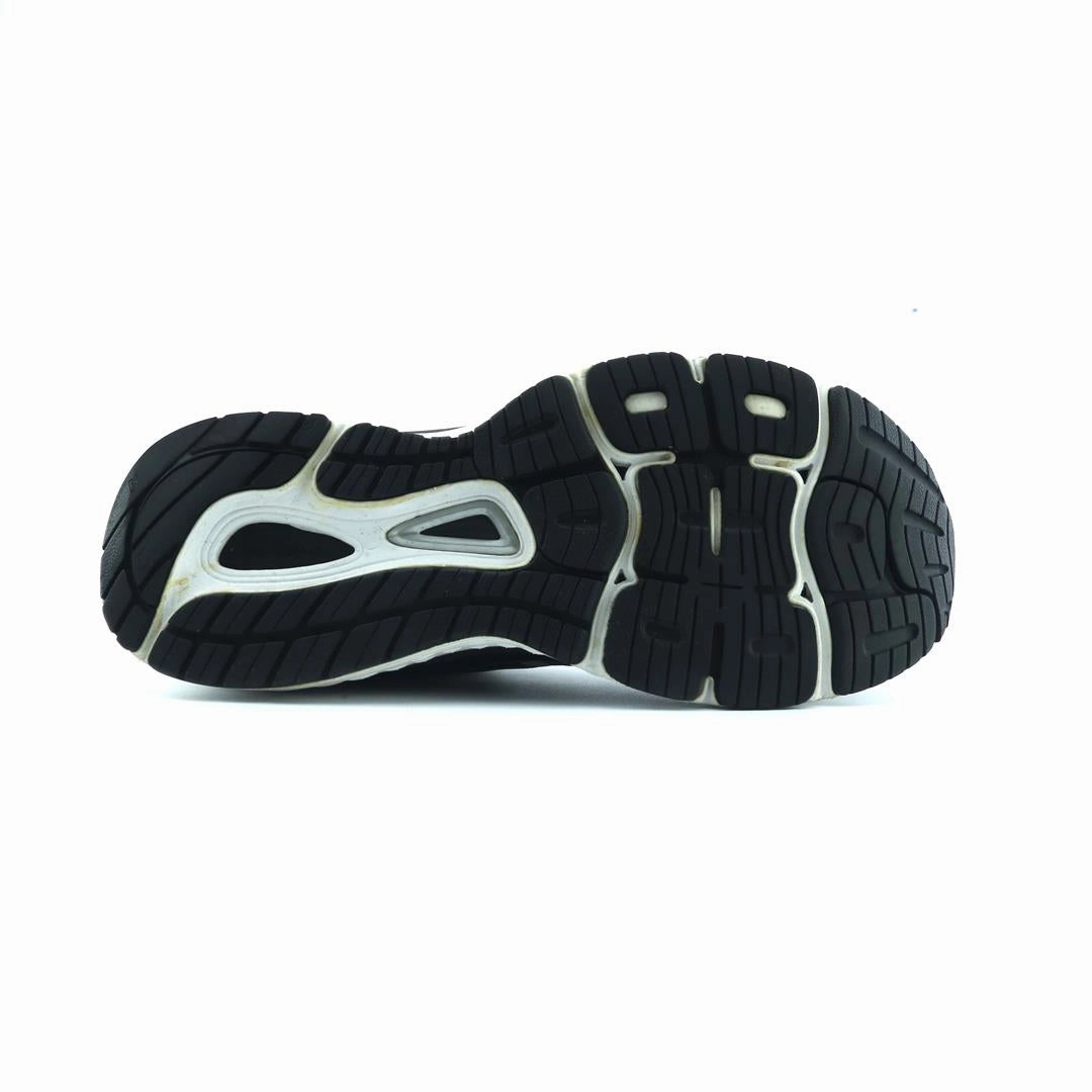 NEW BALANCE 880V8 stylish New Balance designs