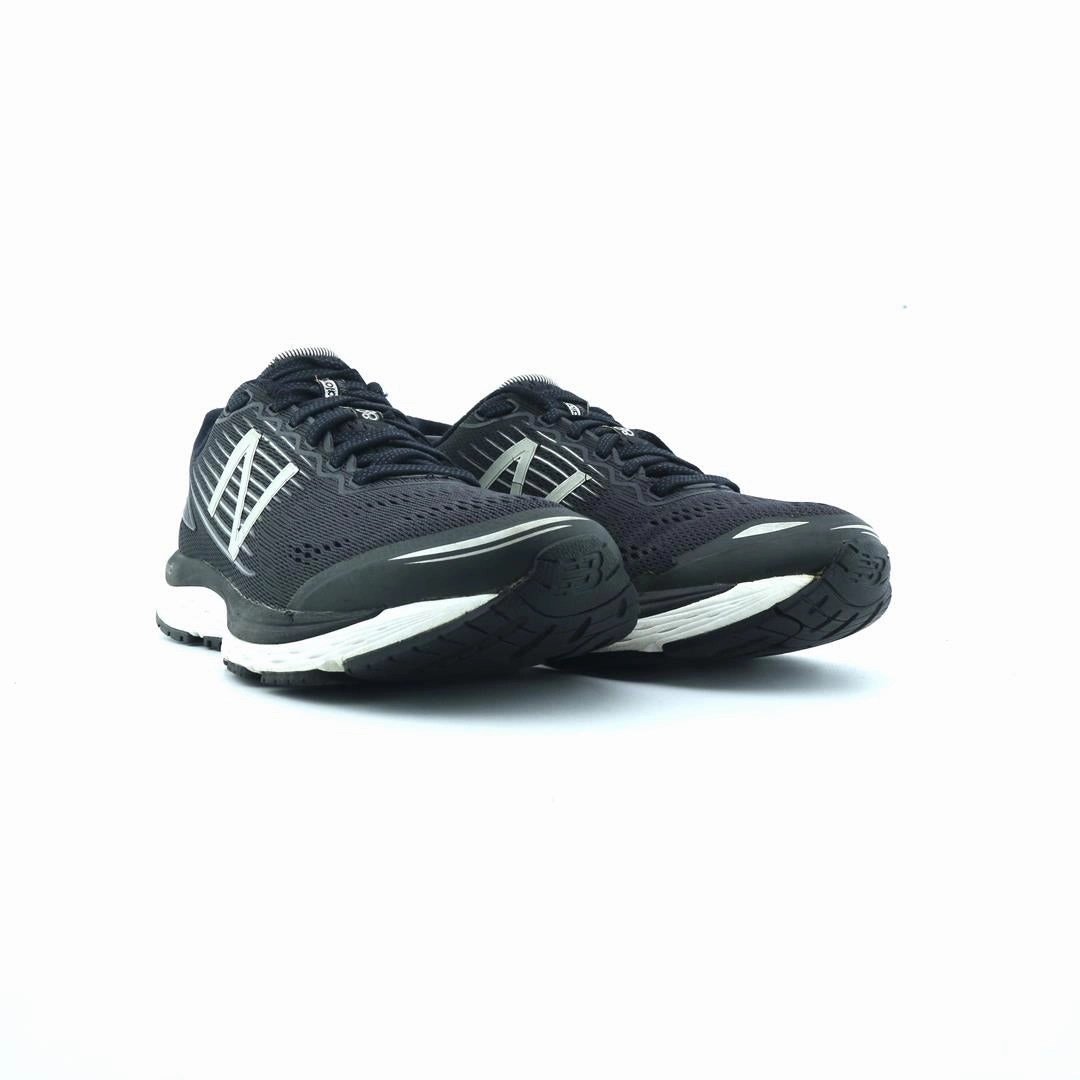 NEW BALANCE 880V8 stylish New Balance designs