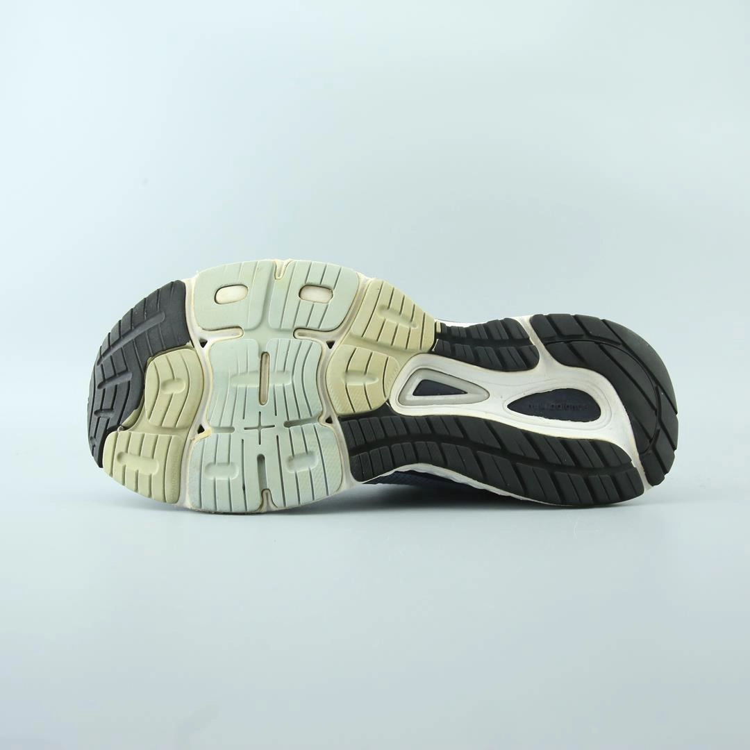 NEW BALANCE 880V9 stylish New Balance designs