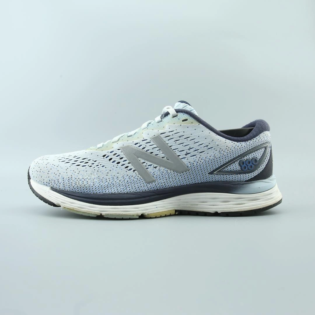 NEW BALANCE 880V9 New Balance supportive sneaker models