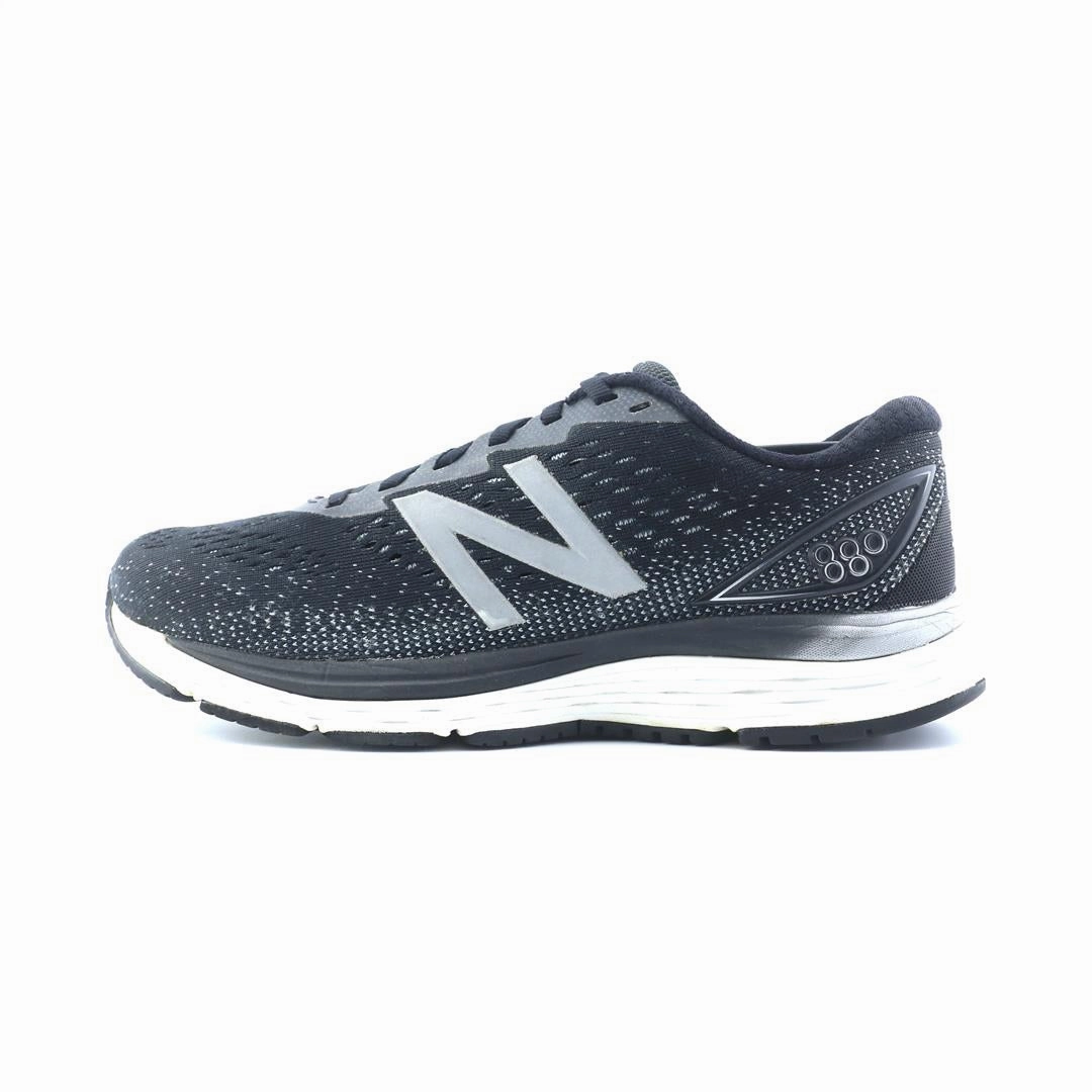 NEW BALANCE 880V9 New Balance supportive sneaker models