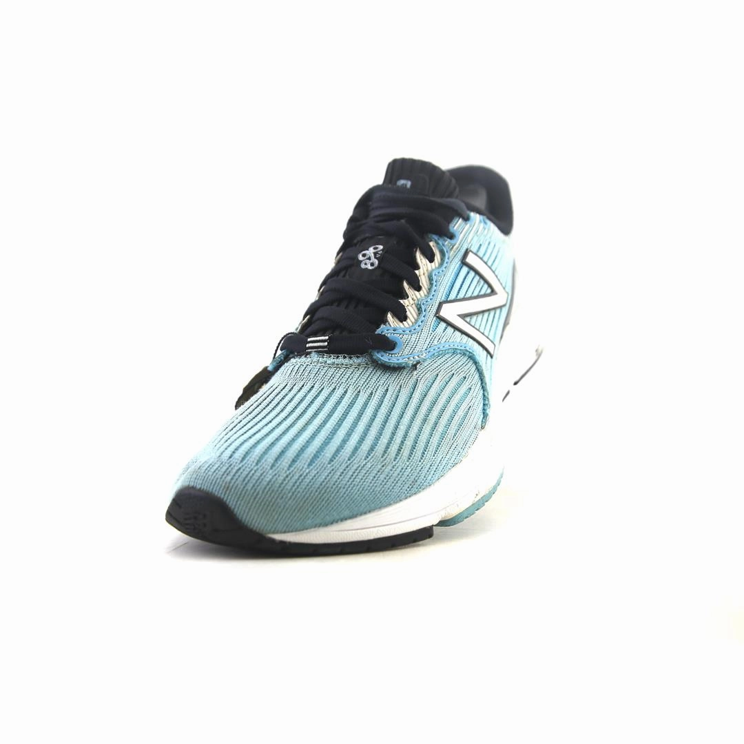 NEW BALANCE 890 V6 retro New Balance shoe shots