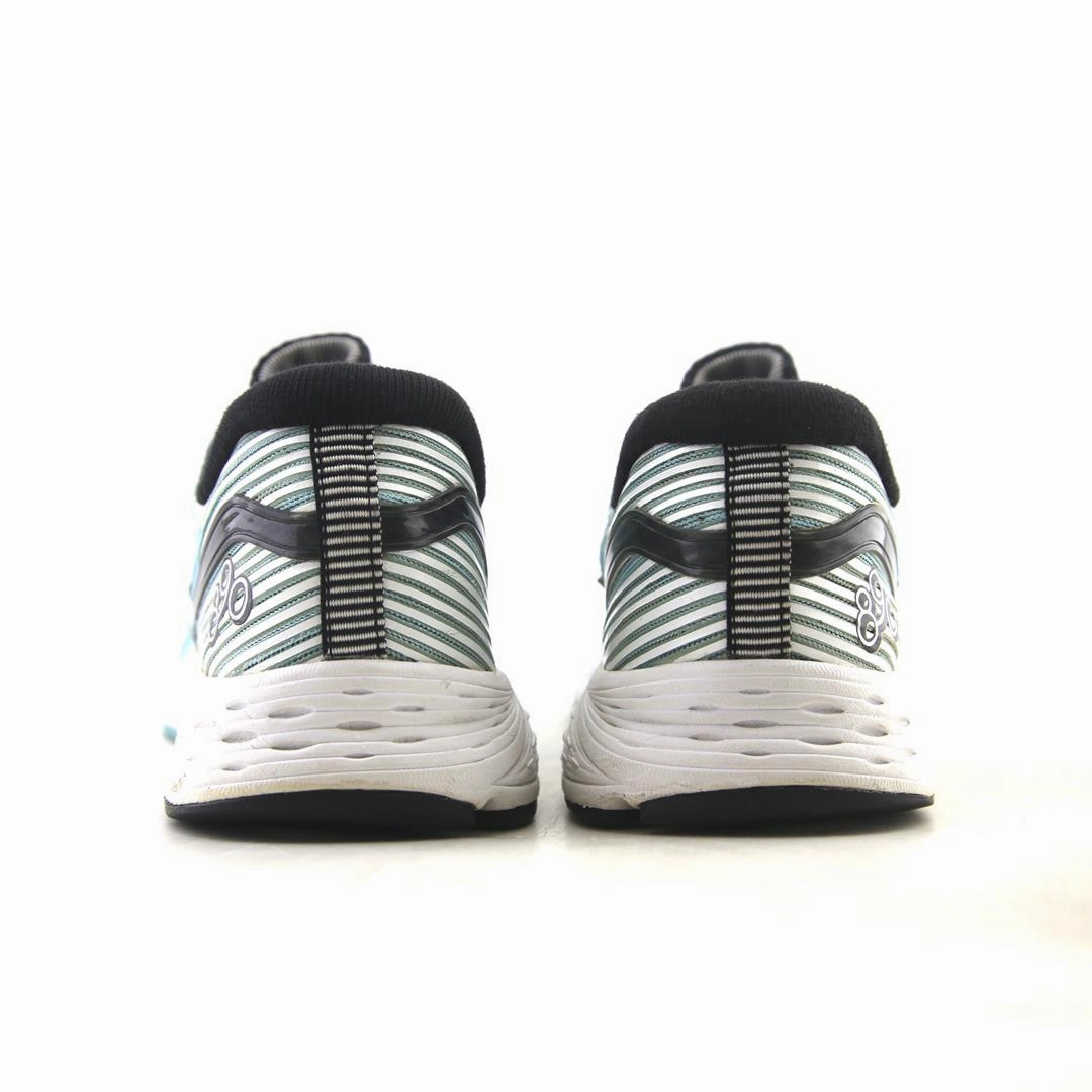 NEW BALANCE 890 V6 retro New Balance shoe shots