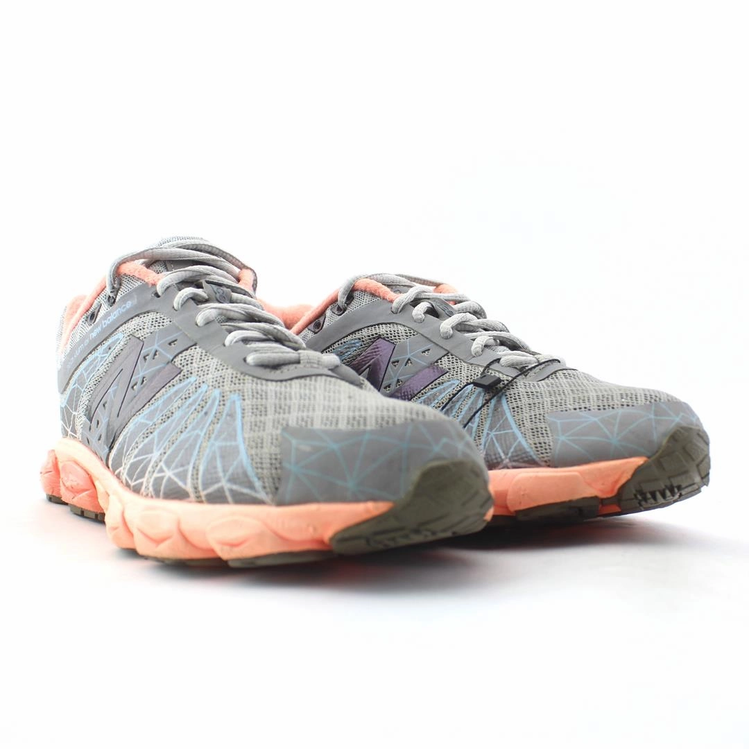 NEW BALANCE 890V4 retro New Balance shoe shots