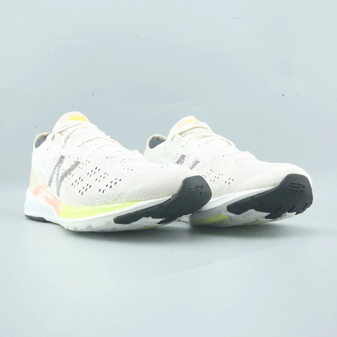 NEW BALANCE 890V7 New Balance trainer visuals