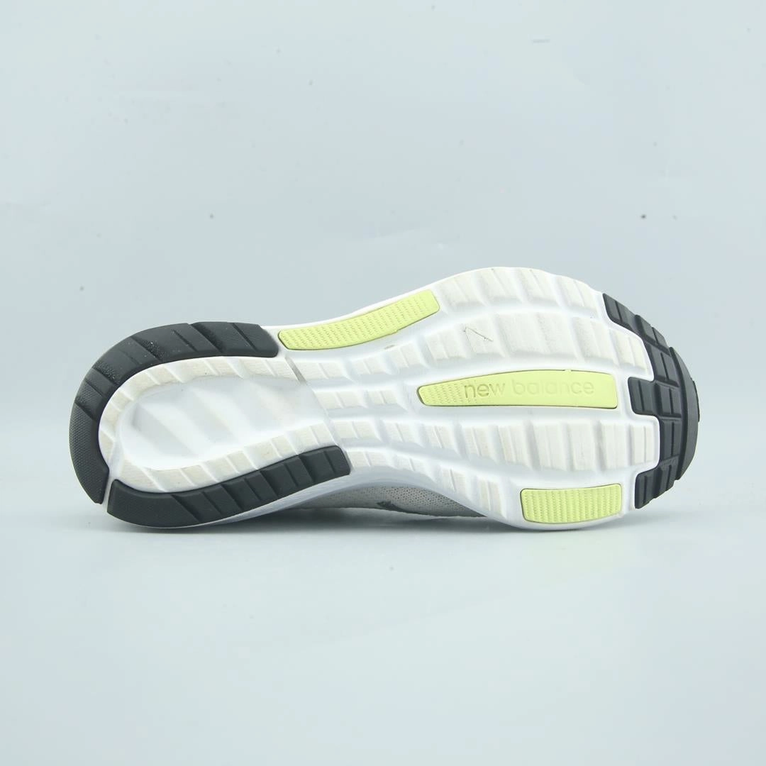 NEW BALANCE 890V7 New Balance trainer visuals