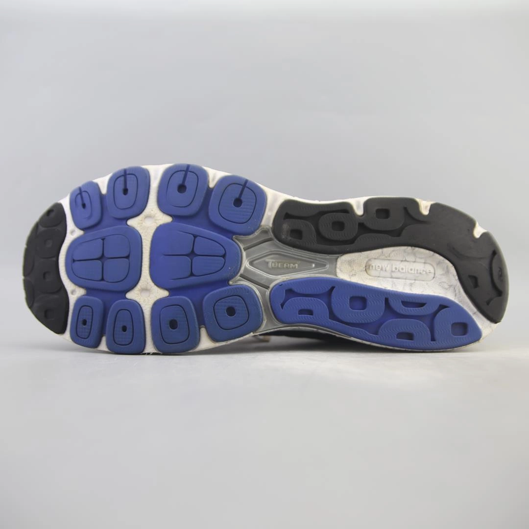NEW BALANCE 940 V3 retro New Balance shoe shots
