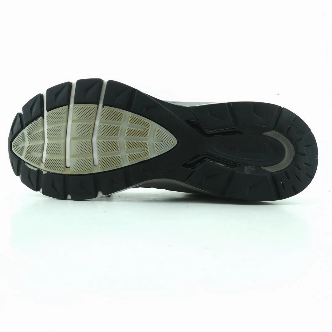 NEW BALANCE 990 V5 New Balance casual shoe looks