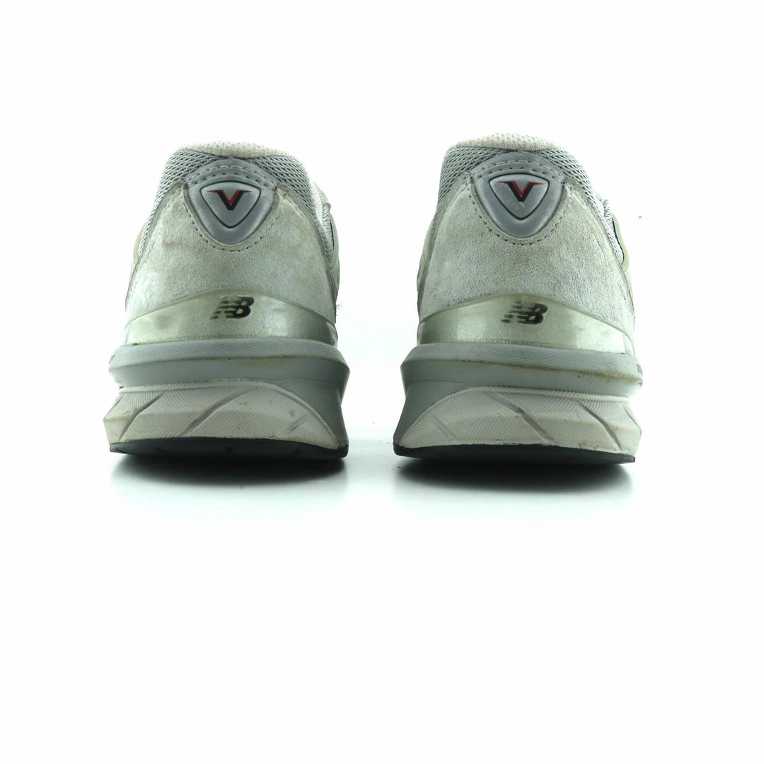 NEW BALANCE 990V5 New Balance casual shoe looks