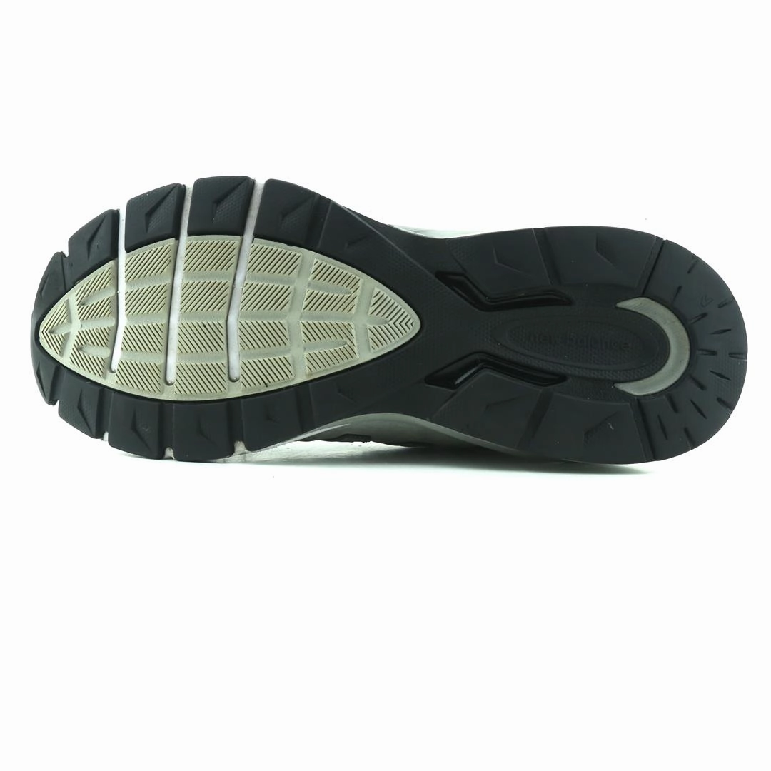 NEW BALANCE 990V5 New Balance casual shoe looks