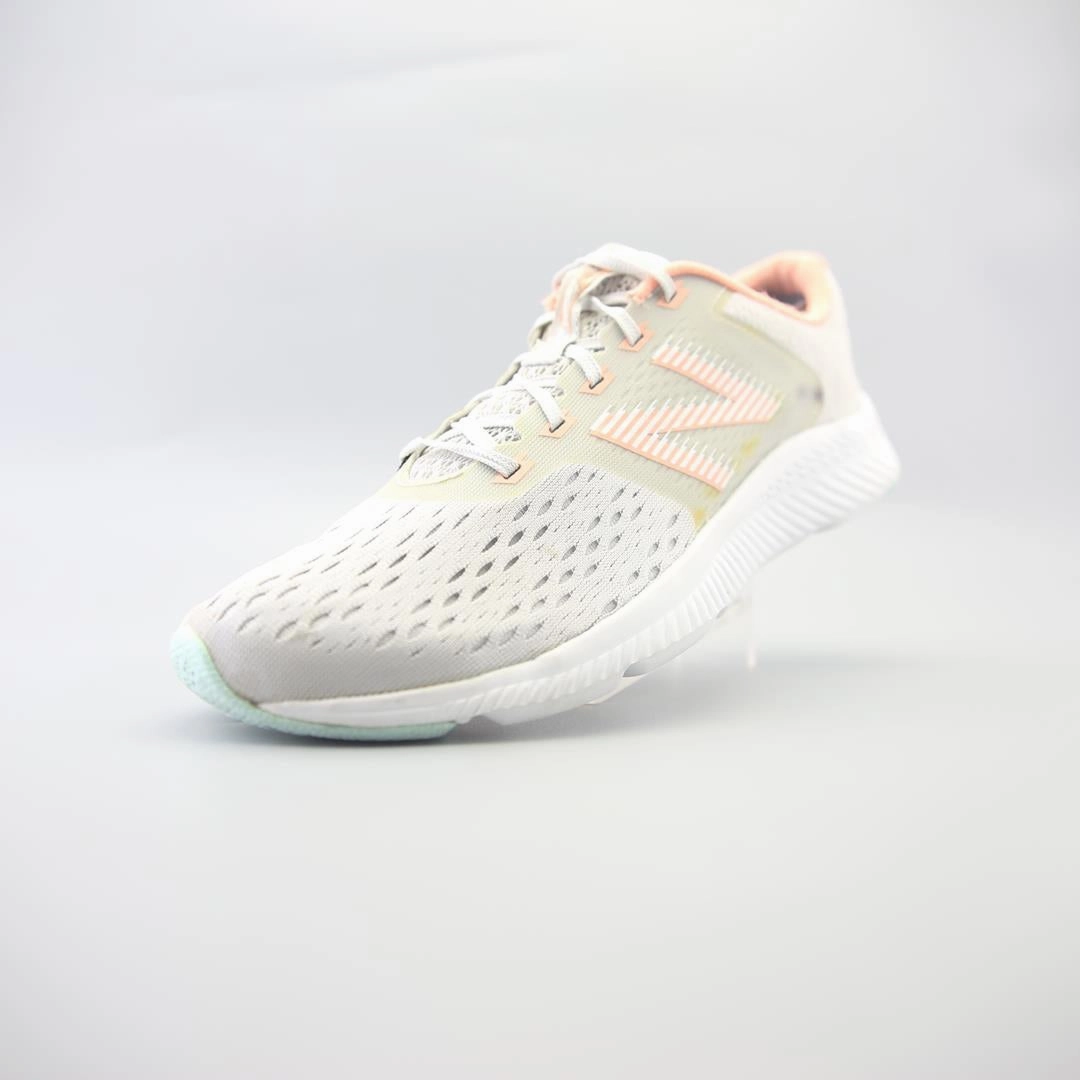 NEW BALANCE DRFT V1 retro New Balance shoe shots