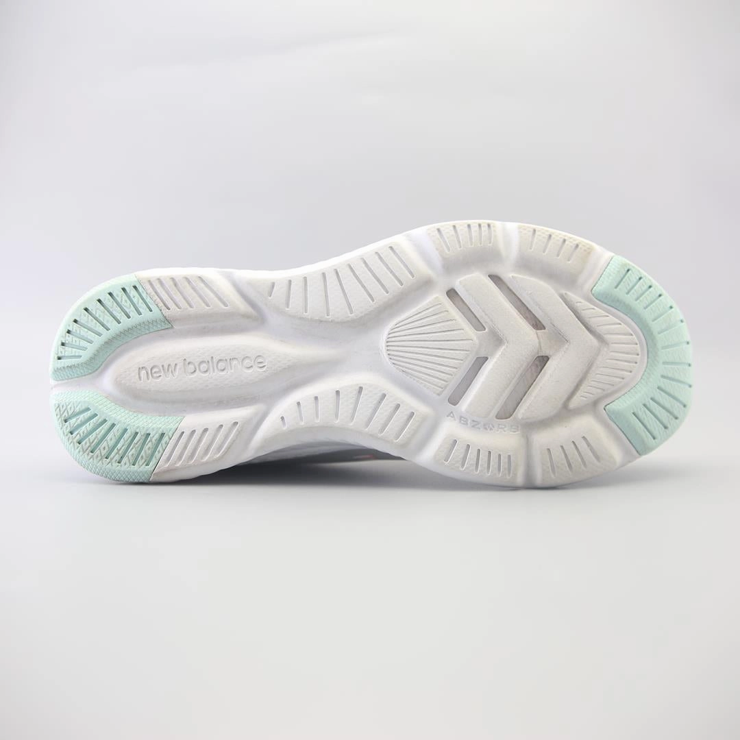NEW BALANCE DRFT V1 retro New Balance shoe shots