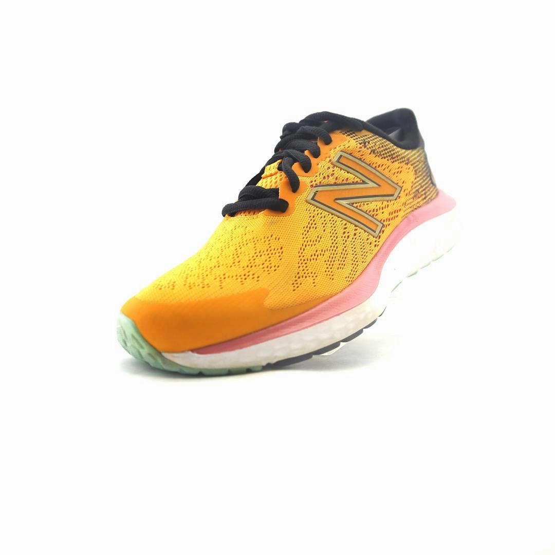 NEW BALANCE FRESH FOAM 680V7 retro New Balance shoe shots