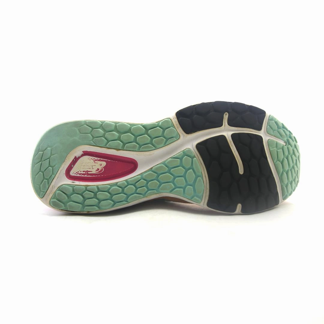 NEW BALANCE FRESH FOAM 680V7 retro New Balance shoe shots
