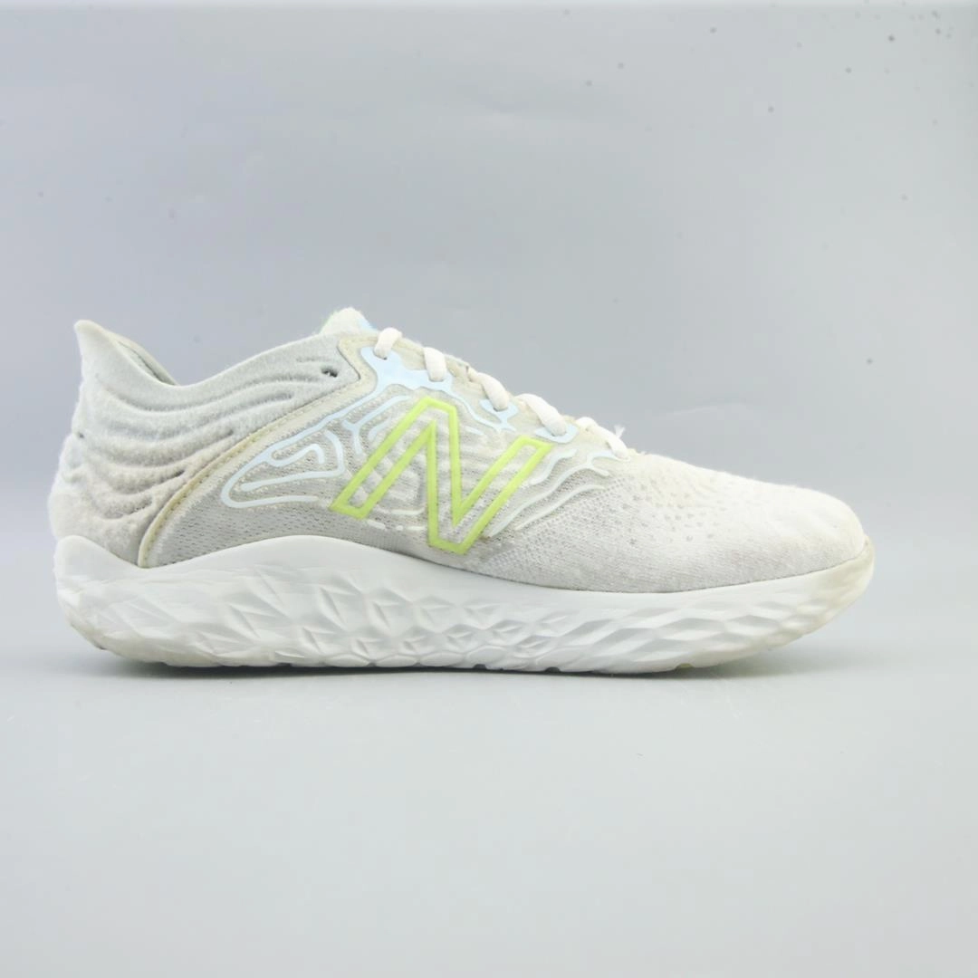NEW BALANCE FRESH FOAM BEACON V3 retro New Balance shoe shots