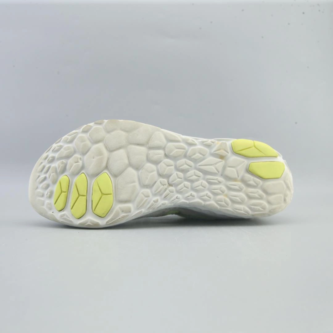 NEW BALANCE FRESH FOAM BEACON V3 retro New Balance shoe shots