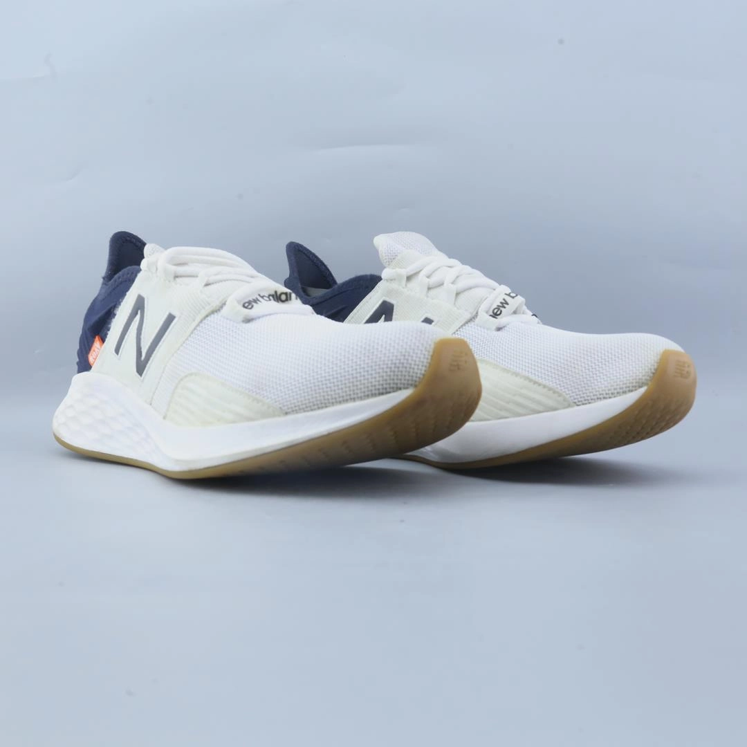 NEW BALANCE FRESH FOAM ROAV New Balance trainer visuals