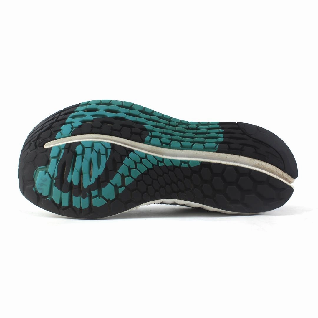 NEW BALANCE FRESH FOAM VONGO V2 retro New Balance shoe shots