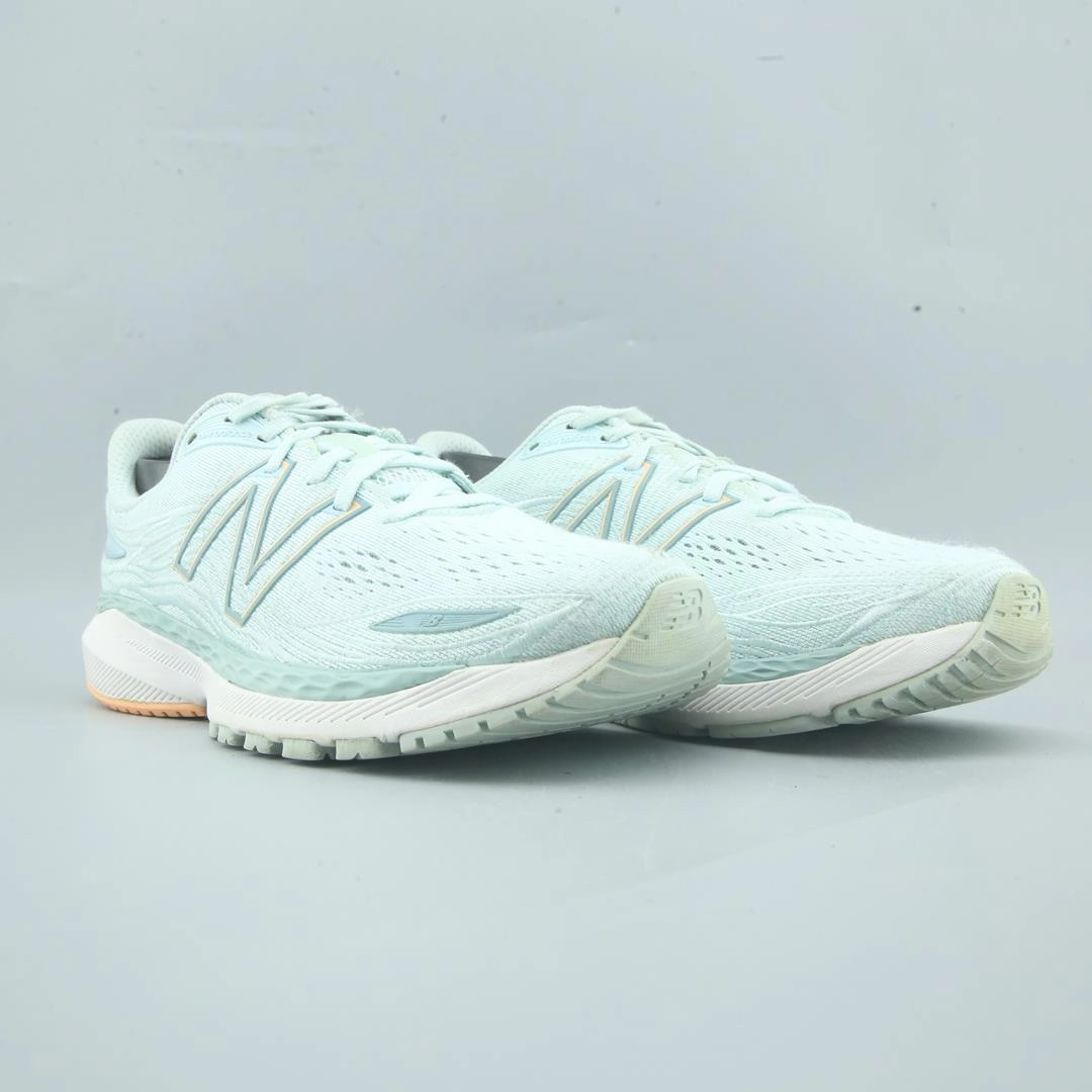 NEW BALANCE FRESH FOAM X 860V12 New Balance trainer visuals