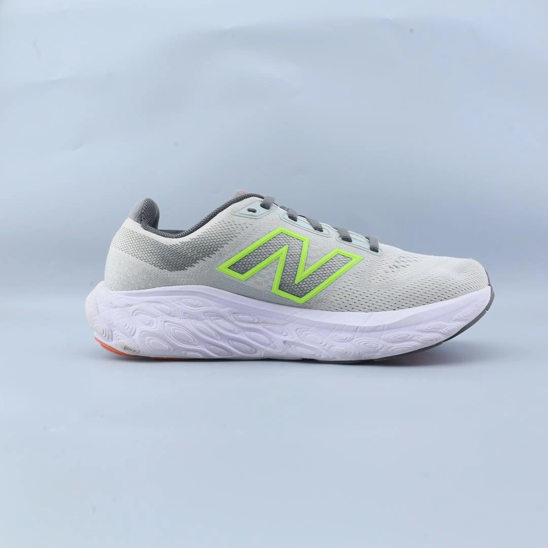 NEW BALANCE FRESH FOAM X 880 V14 New Balance trainer visuals
