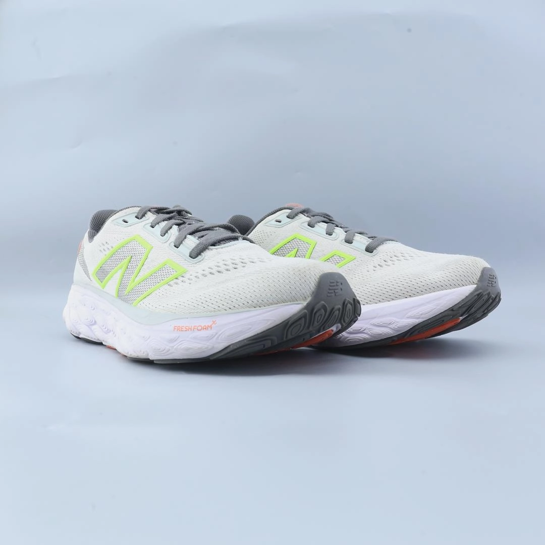 NEW BALANCE FRESH FOAM X 880 V14 New Balance trainer visuals
