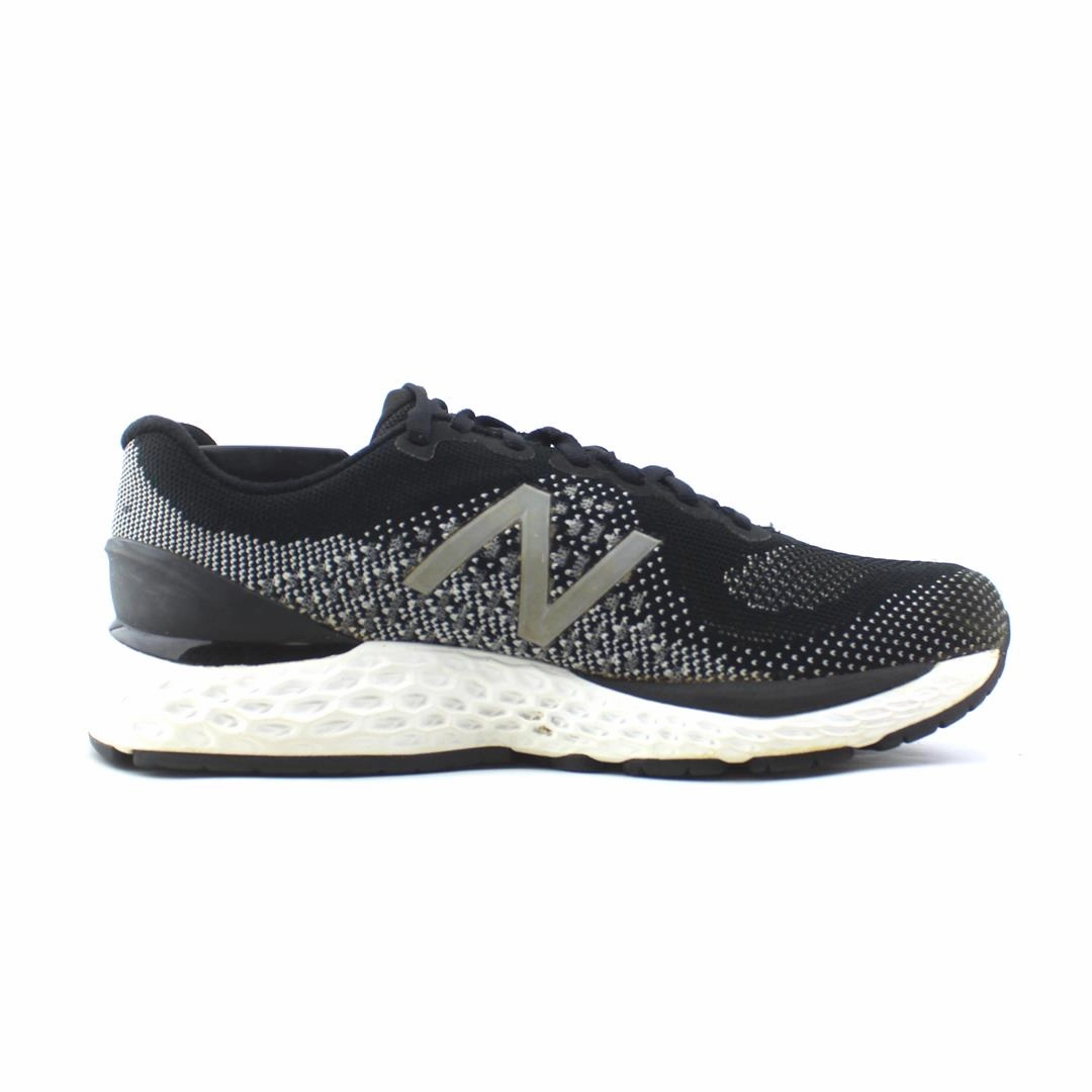 NEW BALANCE FRESH FOAM X 880V10 retro New Balance shoe shots