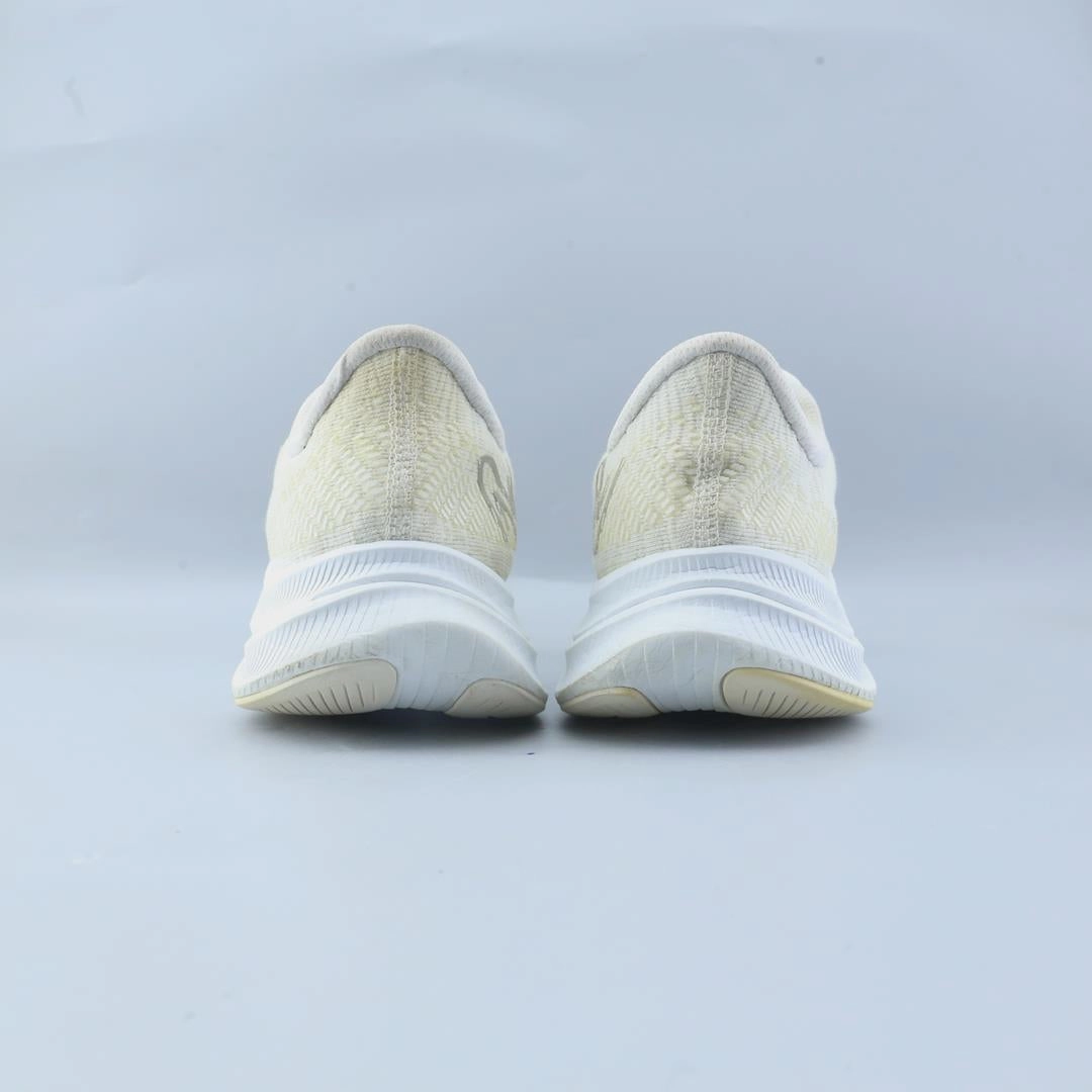 NEW BALANCE FUELCELL PROPEL V4 stylish New Balance designs