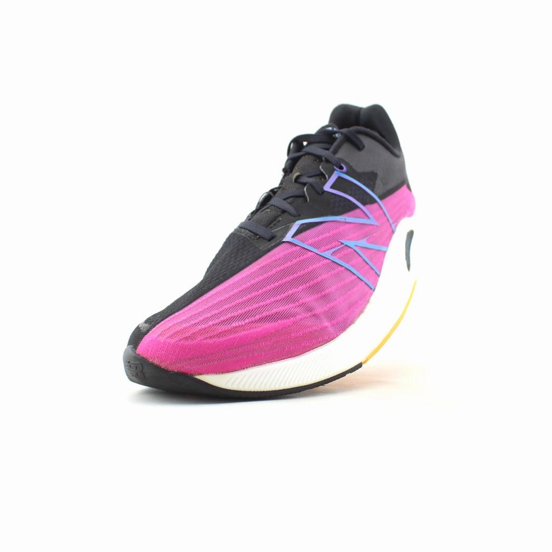 NEW BALANCE FUELCELL REBEL V2 retro New Balance shoe shots