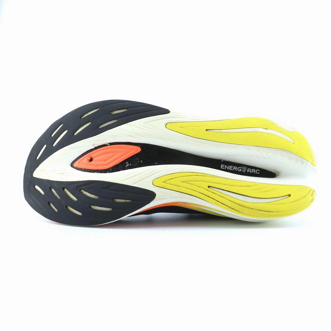 NEW BALANCE FUELCELL SUPERCOMP TRAINER V2 stylish New Balance designs