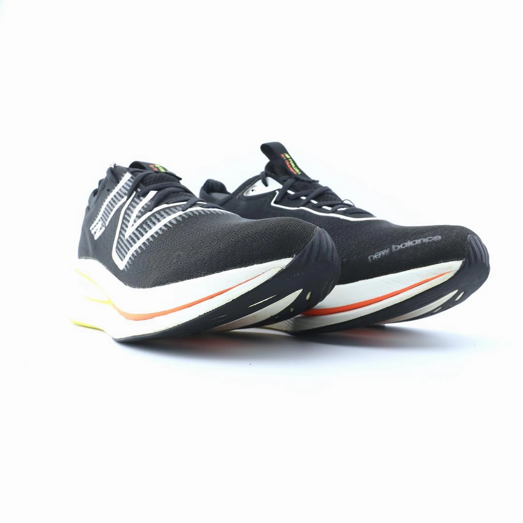 NEW BALANCE FUELCELL SUPERCOMP TRAINER V2 stylish New Balance designs