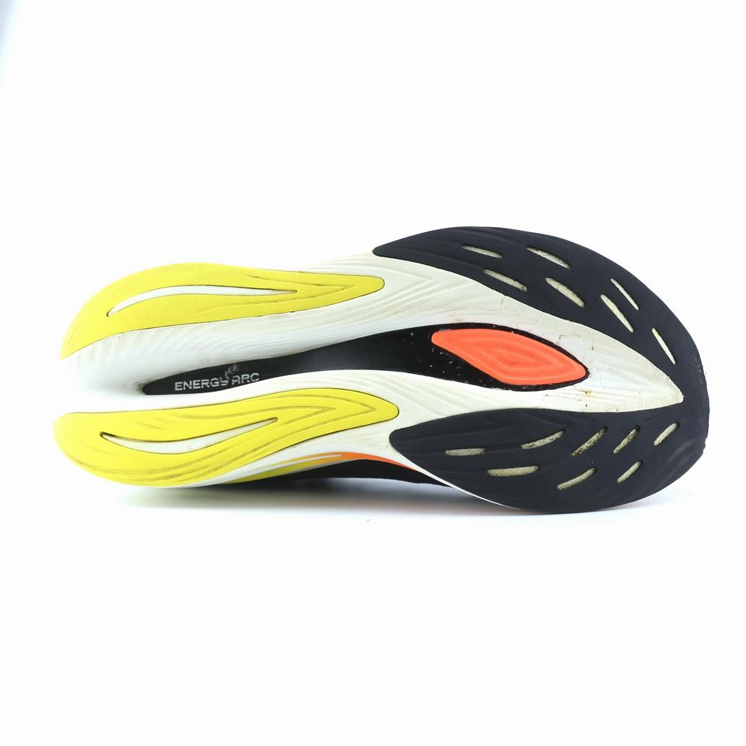 NEW BALANCE FUELCELL SUPERCOMP TRAINER V2 stylish New Balance designs
