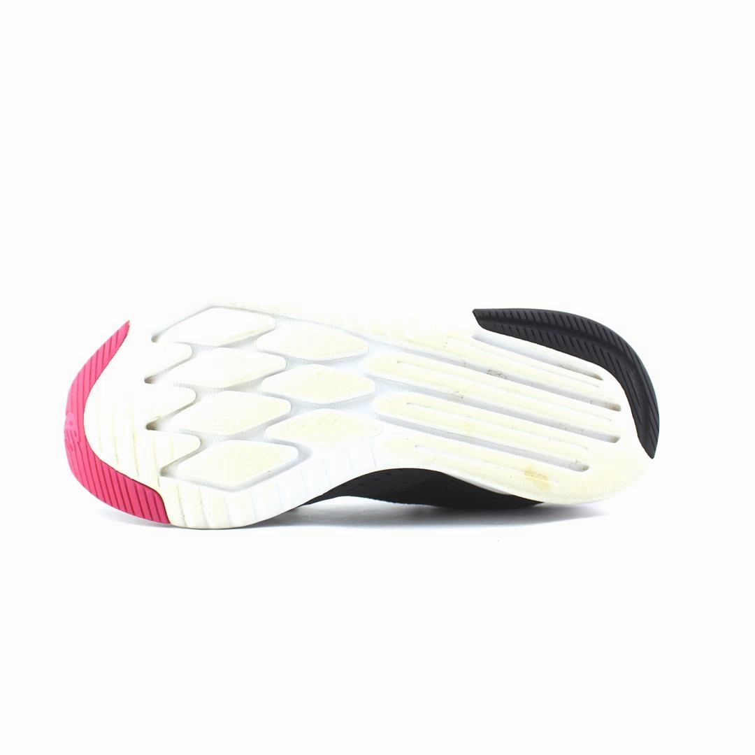 NEW BALANCE FUELCELL VIZO PRO RUN V1 retro New Balance shoe shots