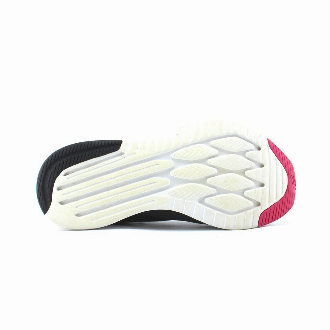 NEW BALANCE FUELCELL VIZO PRO RUN V1 retro New Balance shoe shots