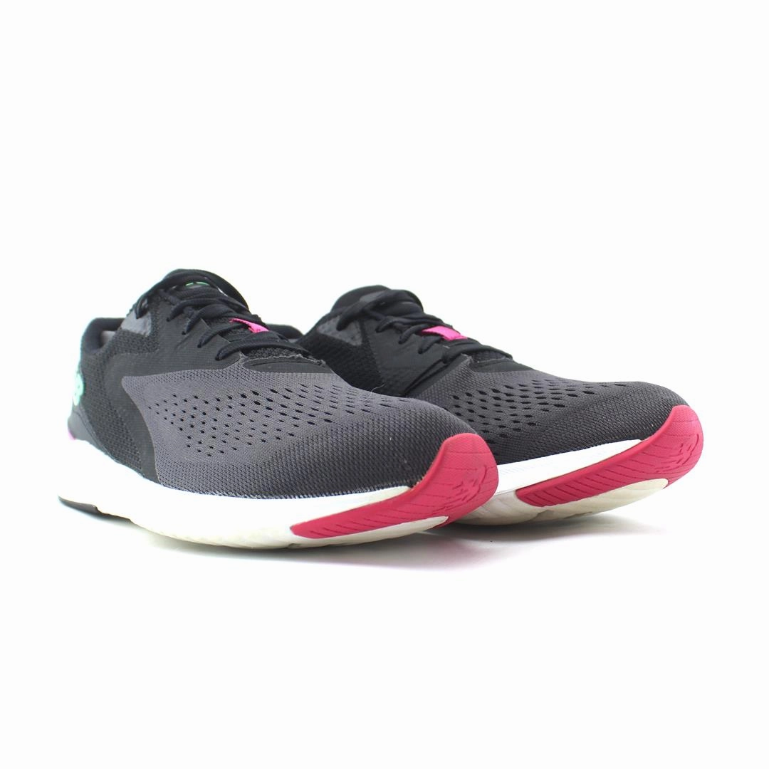 NEW BALANCE FUELCELL VIZO PRO RUN V1 retro New Balance shoe shots