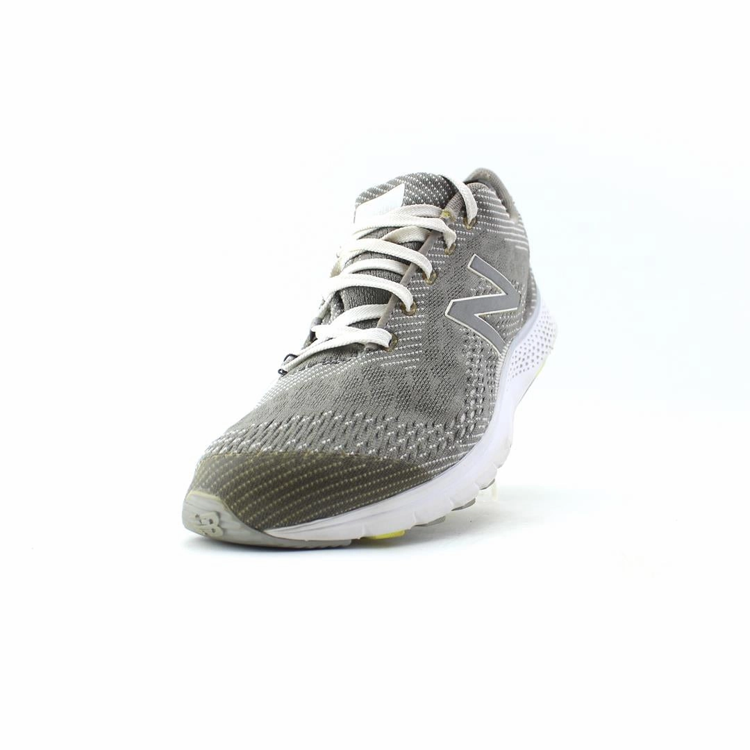 NEW BALANCE FUELCORE AGILITY V2 retro New Balance shoe shots