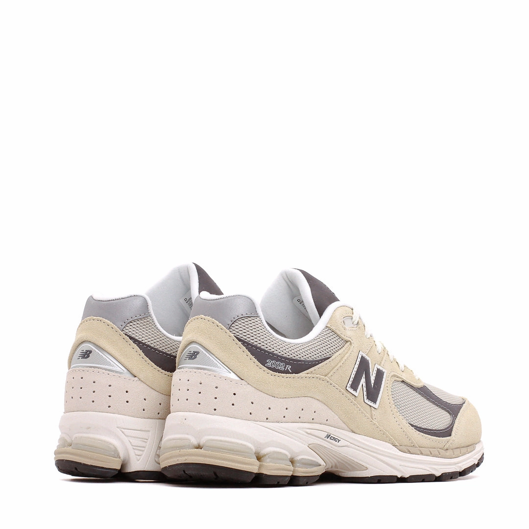 New Balance Men 2002R Sandstone M2002RFA classic New Balance pictures