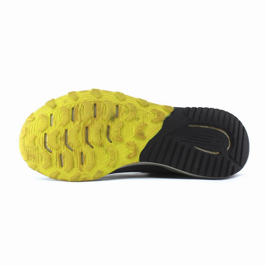 NEW BALANCE TRAIL NITREL V4 retro New Balance shoe shots