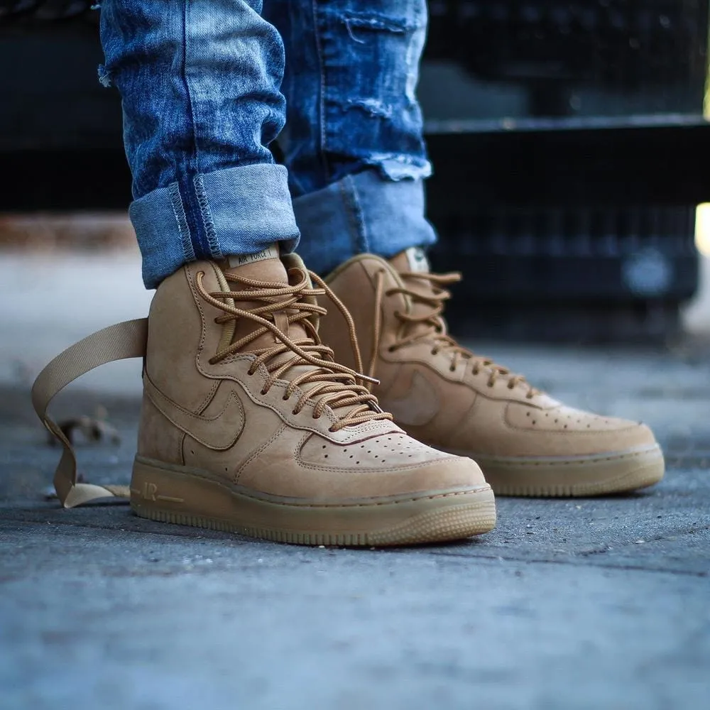 NIKE AIR FORCE 1 HIGH '07 LV8 Flax & Outdoor Green Nike Air Force 1 low-top sneakers