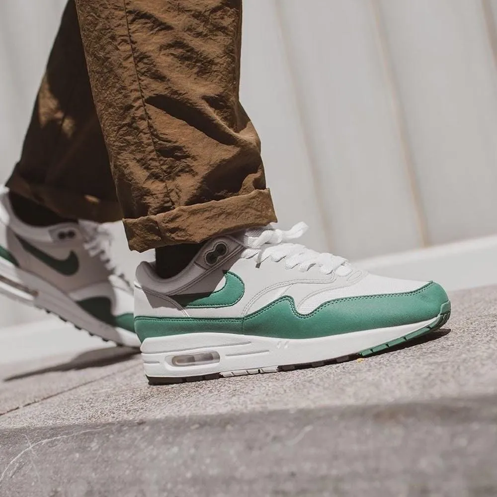 Nike Air Max 1 Anniversary 'Hunter Green' Nike Air Max running sneakers